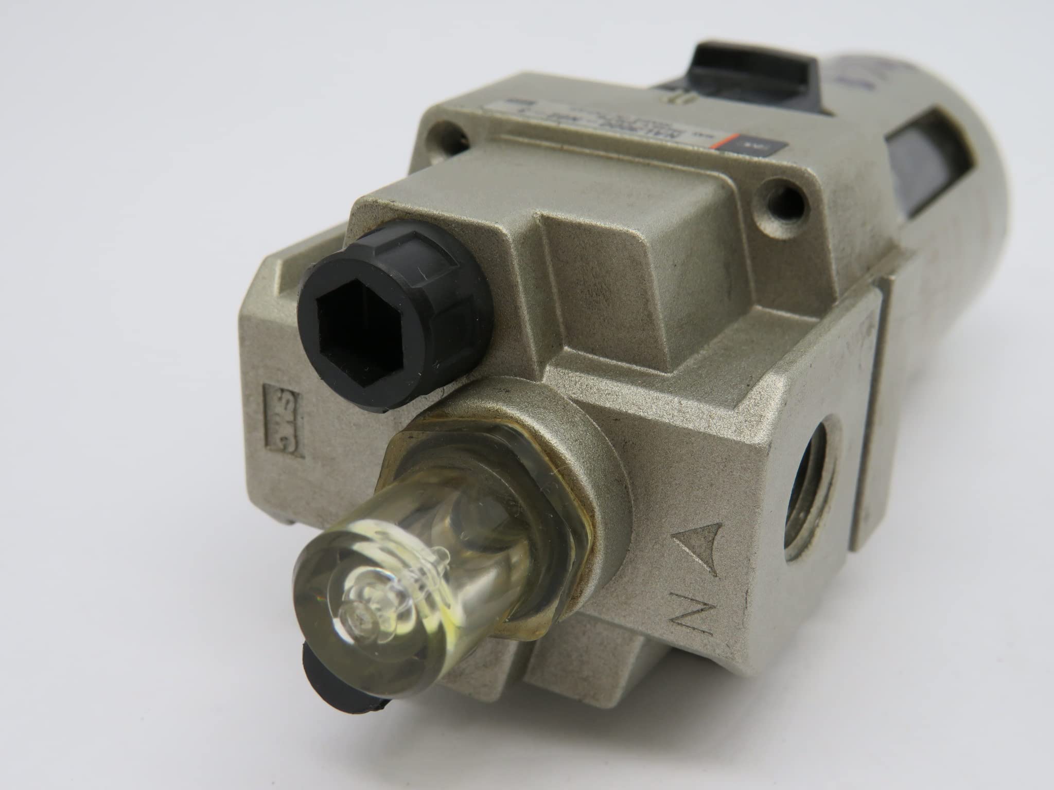 SMC NAR111-N01-X247 regulator 1/8 npt w/gauge port