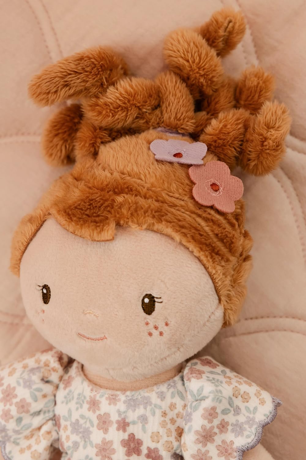Little Dutch - Bambola di stoffa soffice, bambola AVA - 35 cm - per ragazze dai 12 mesi in su - ragazza con fiori