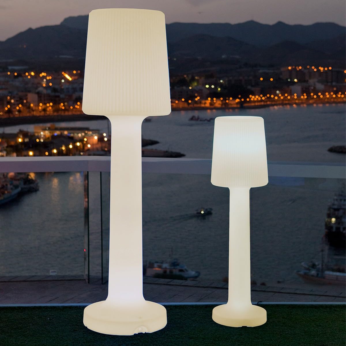 Lámpara de pie CARMEN 165 cm para exterior e interior para la terraza (Batería + RGB)