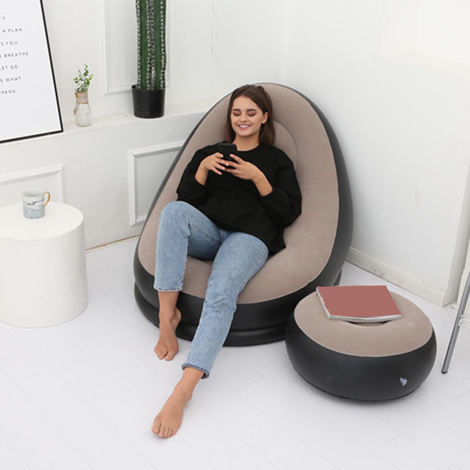Sedia Gonfiabile Air Chaise Lounge con Pouf per Giochi da Campeggio, Pausa Pranzo e Feste in Giardino - Goditi il Sole (Caffè)