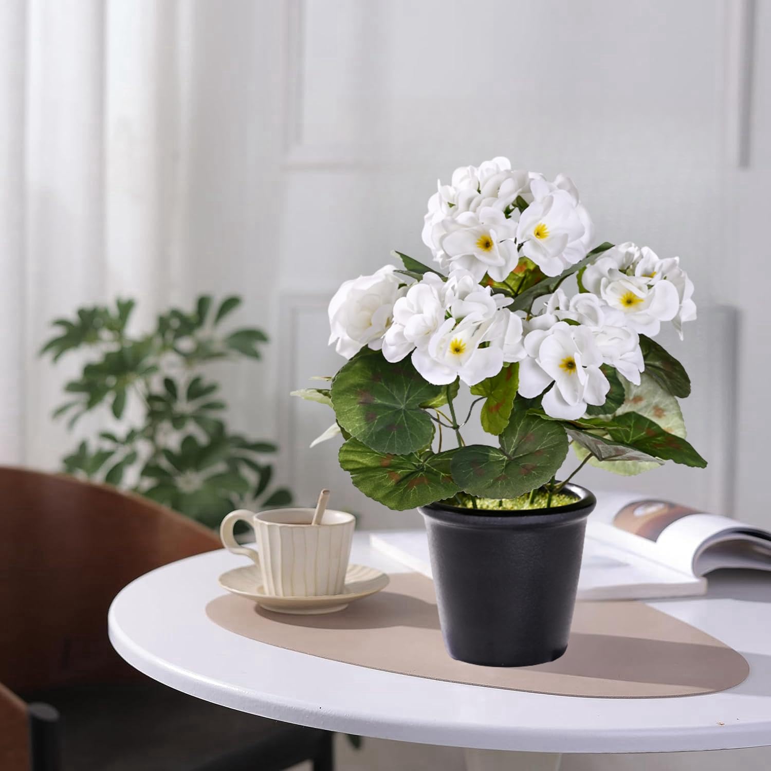 Lot de 2 fleurs artificielles en pot - Géranium - Décoration extérieure et intérieure - Bouquets de fleurs en soie avec vase en céramique - Plante artificielle pour balcon, maison, mariage,
