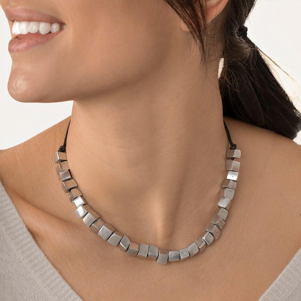 Collana Vestopazzo filo con Cubi in alluminio 100% riciclato | girocollo | lunghezza regolabile | nickel tested | lavorazione artigianale