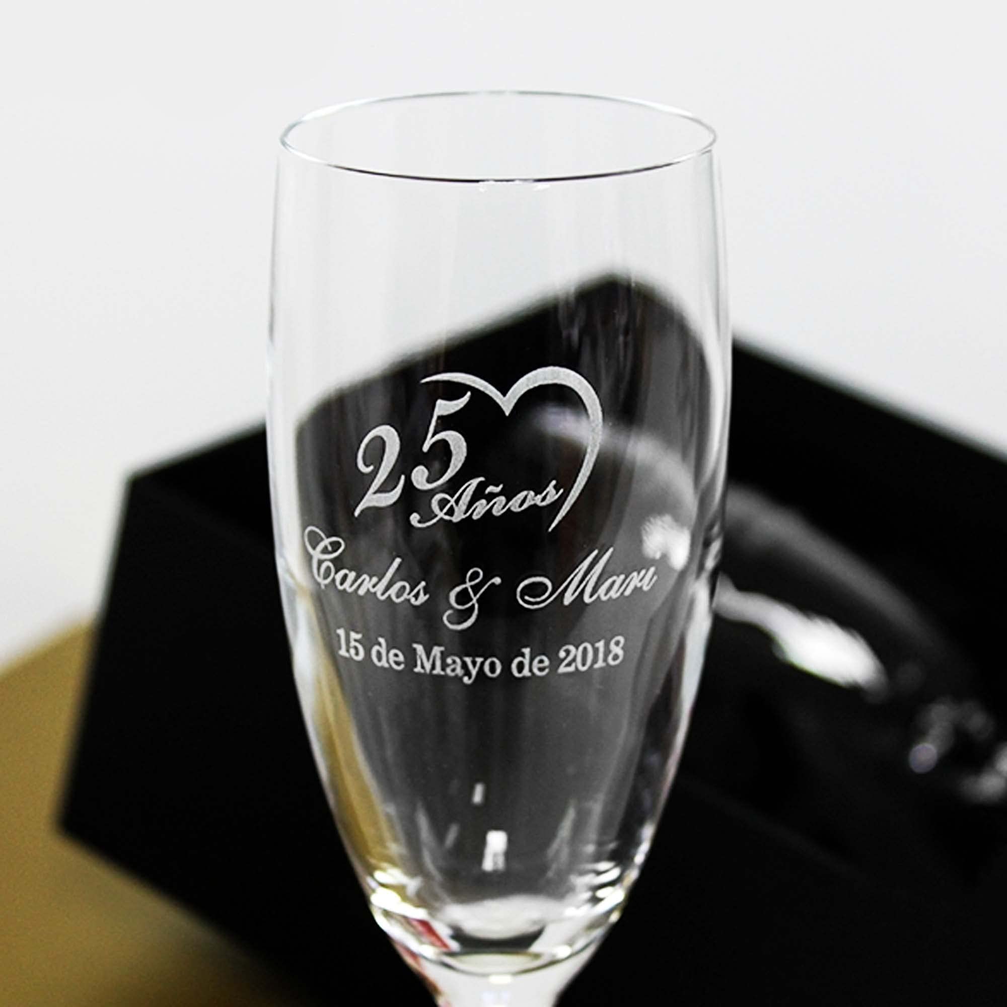 Copas de cava de cristal personalizadas mediante grabado a láser con estuche a juego - Regalo personalizado para novios, parejas, bodas, eventos (Bodas Plata/Oro)