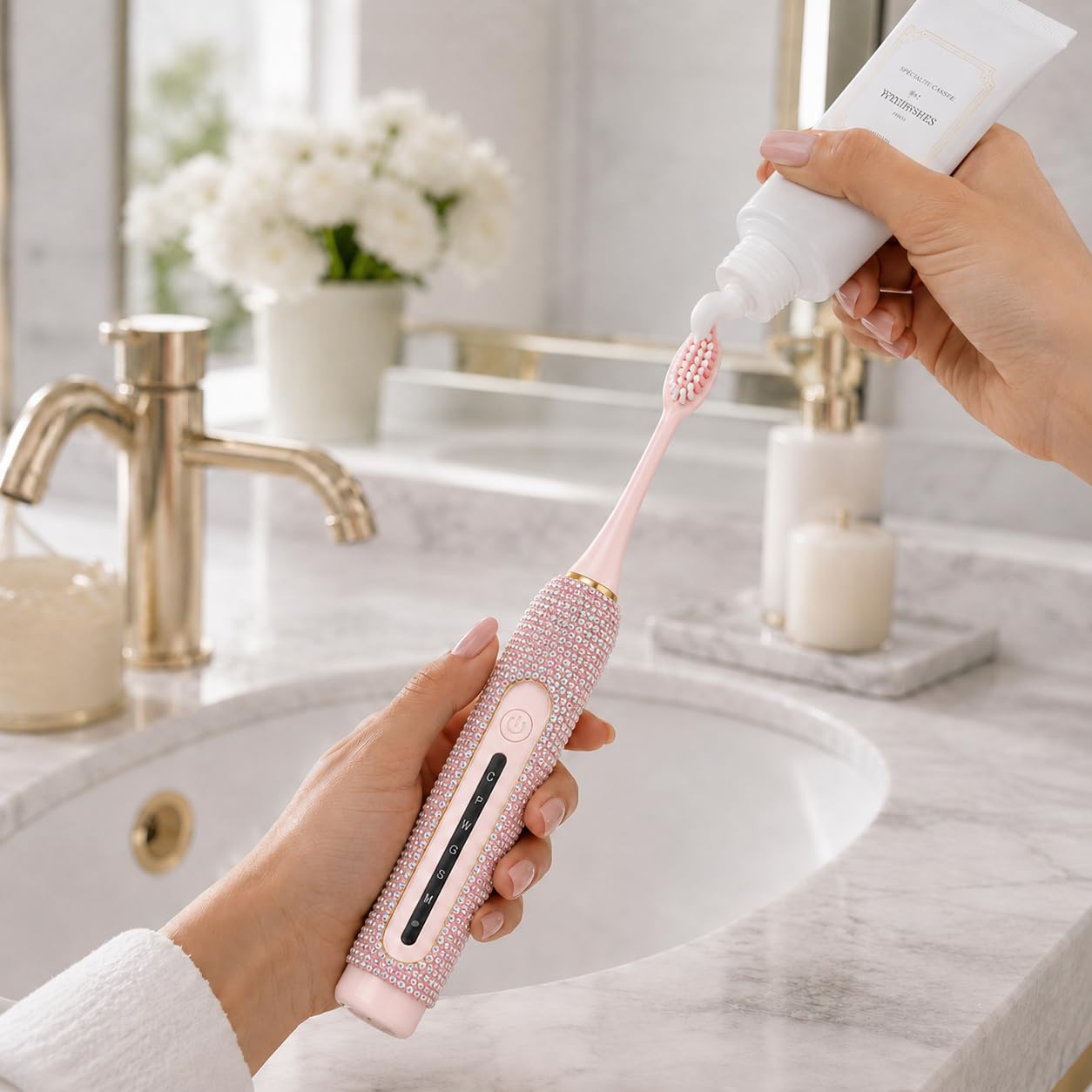 Spazzolino elettrico per ragazza spazzolino rosa Bling Diamond Decor portatile da viaggio essenziale per le donne spazzolino rosa con 3 testine di ricambio 6 modalità