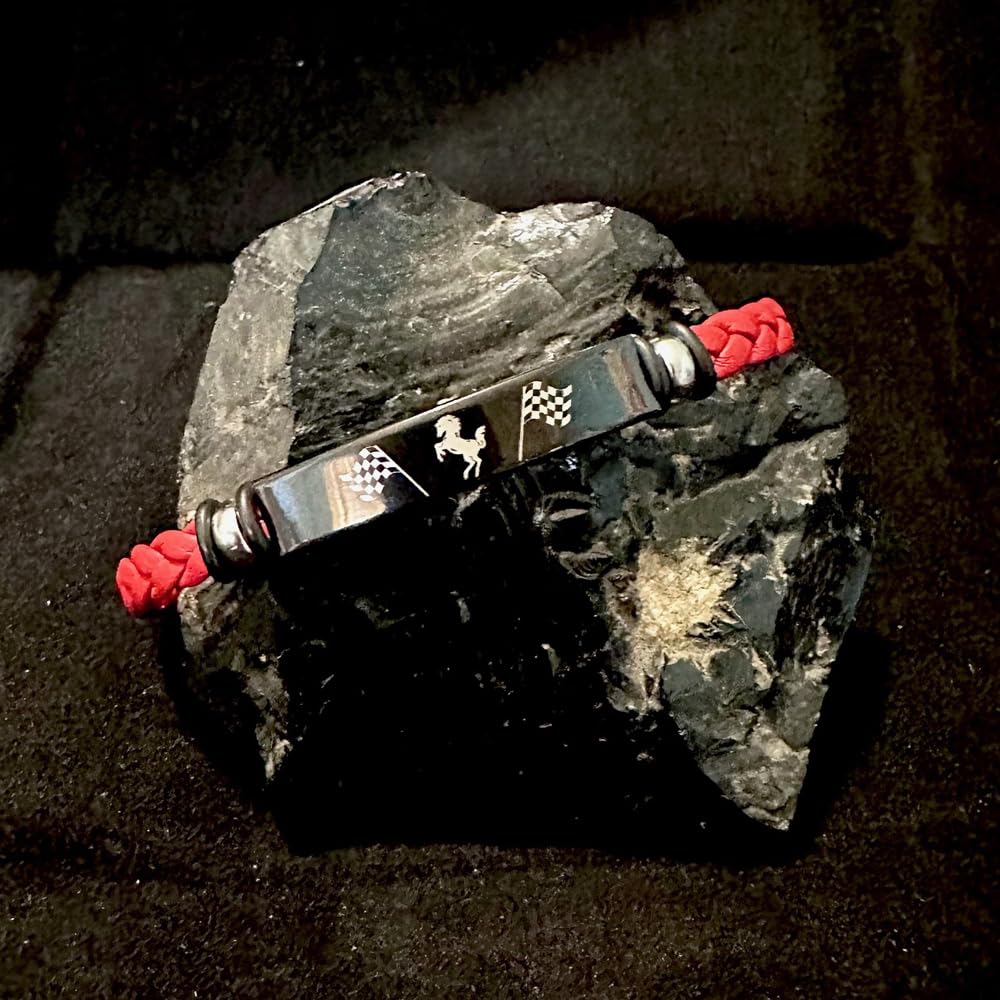 Bracciale in Pelle con Cavallino Rampante e Bandiere a Scacchi, Nero, 21 cm, per Uomo
