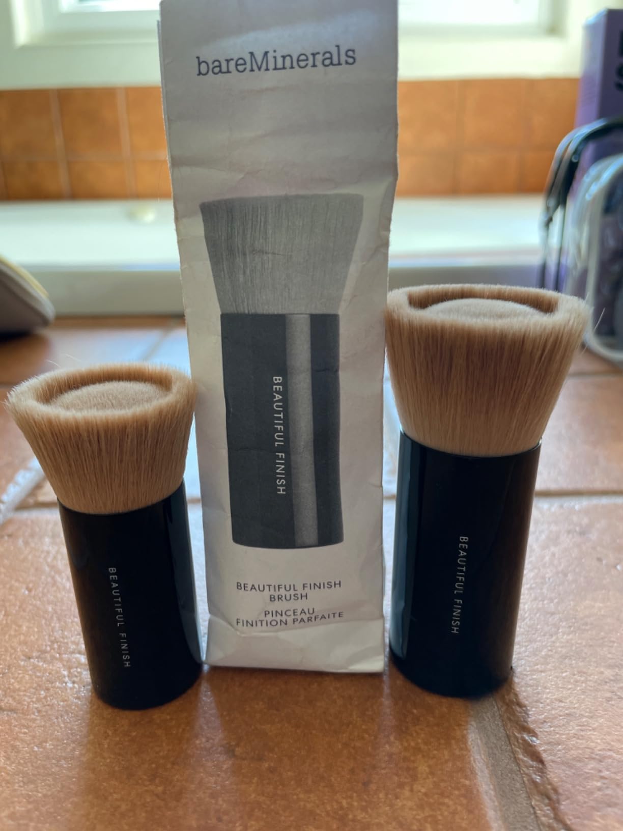 bareMinerals Beautiful Finish Foundation Brush, Foundation Blending Brush, Holds Loose Powder Foundation, Build Coverage, Synthetic Fibers, Vegan