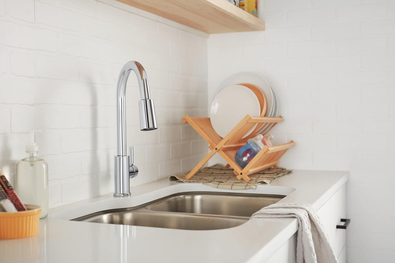 Flute Chrome Single Handle High-arc Kitchen Faucet with Pull-out Spray