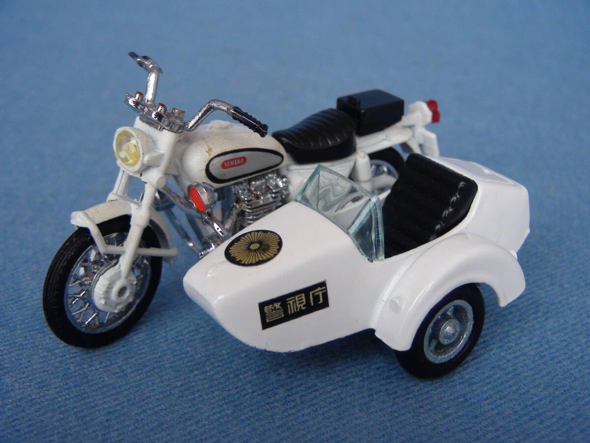 Amazon.co.jp: 1971年古い日本製ダイヤペット1/30ヤマハXS650白バイ 