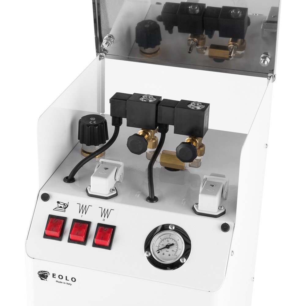 EOLO Generatore di Vapore AV01 FF RA Sistema Stirante Professionale Ricarica Automatica 2 Ferri da Stiro Paravapore Stiro Verticale Caldaia in Rame Risparmio Energetico Anticalcare Garanzia 5 Anni A++