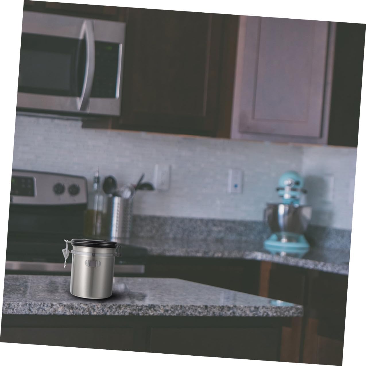 Airtight Pet Food Storage Container with Spoon 1.8l Stainless Steel Snack Sealed Canister for Cat and Dog Treats