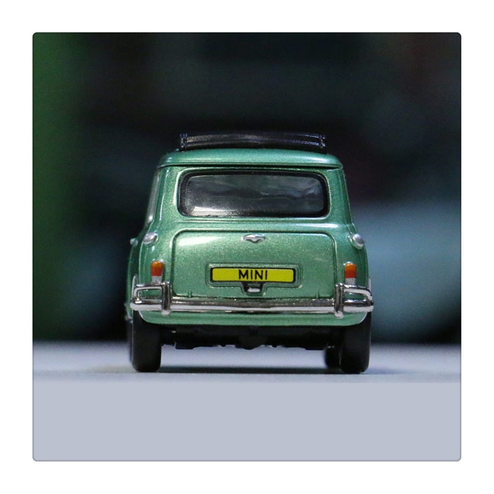 Veicoli a Motore in Scala 1/50 per Morris Mini MK 1 Statico in Metallo Pressofuso Modello di Auto d'Epoca Simulazione Ornamento da Collezione Modello di Auto Replica (Color : Green)