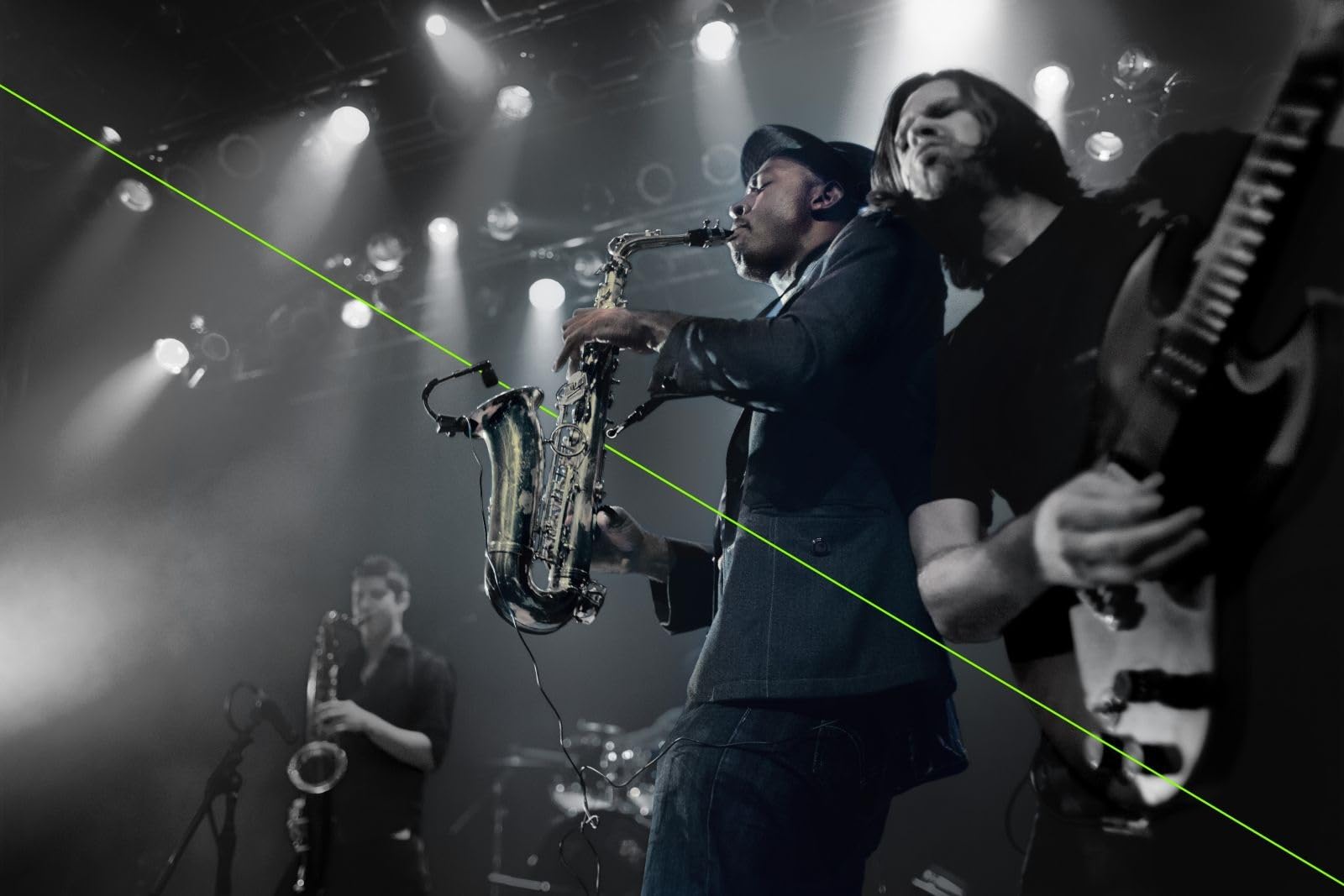 Generic Wireless Saxophone Microphone System with BETA 98H/C Miniature Instrument Microphone, Condenser, Gooseneck, Black, 6100/B98