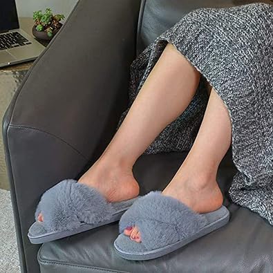 Slippers Womens Fluffy Slides Open Toe Slippers for Ladies Faux Fur Slippers Cute Comfortable House Slippers for Girls