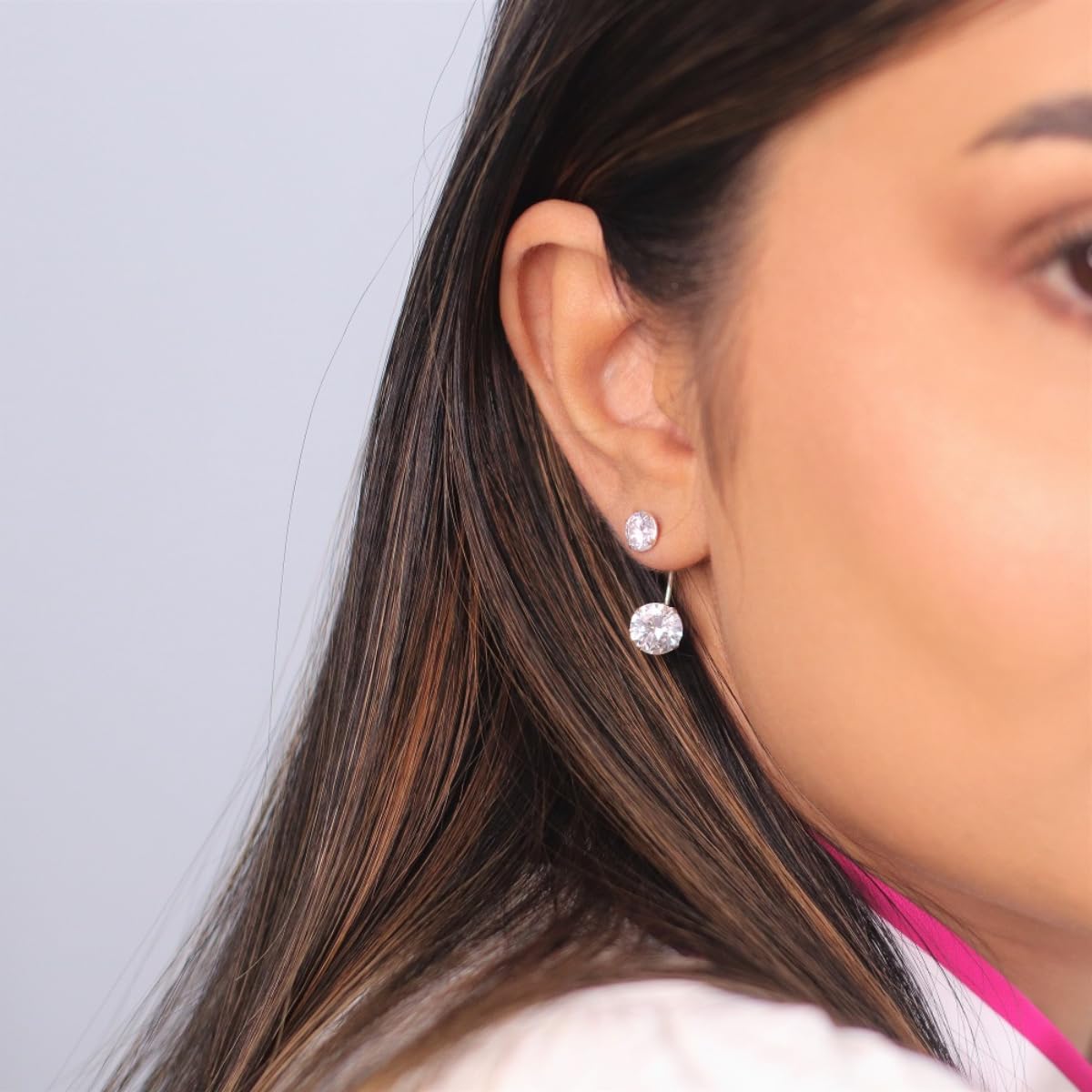 Brinco Prata Dupla Zircônia Redonda 06 e 08mm Grace Kelly Prata 925 Original em promoção! Veja a oferta e mais achadinhos de Bijuterias 3 Hoje é o melhor dia para comprar Brinco Prata Dupla Zircônia Redonda 06 e 08mm Grace Kelly Prata 925 Original com aquele preço maroto! Promoção! Aproveite a oferta! 3