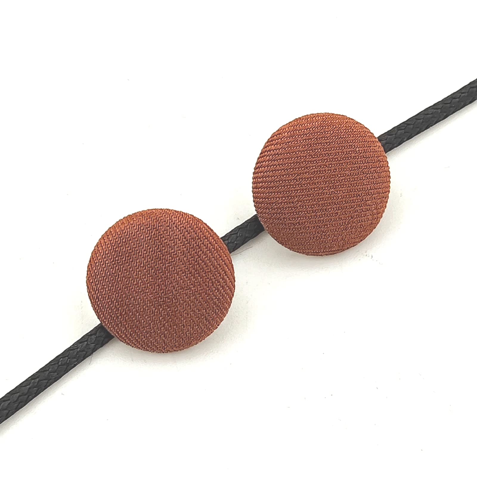 PEPPERLONELY 50 ST 1/2 inch satijnen stoffen knopen met schacht en knoopsgat set voor bruids trouwjurk satijnen blouse galajurk en formele jurk - rood PEPPERLONELY 50 ST 1/2 inch satijnen stoffen knopen met schacht en knoopsgat set voor bruids trouwjurk satijnen blouse galajurk en formele jurk - rood