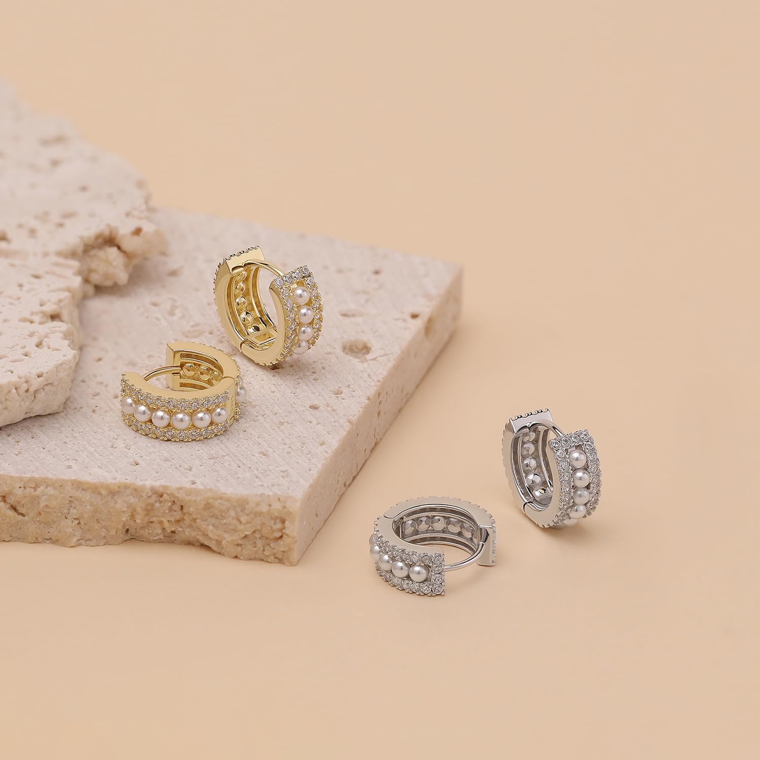 Meissa Pendientes Aro con Perlas para Mujer, Plata de Ley 925 con Baño en Oro o Plata Incrustaciones de Circonitas y Perlas Cierre de Bisagra