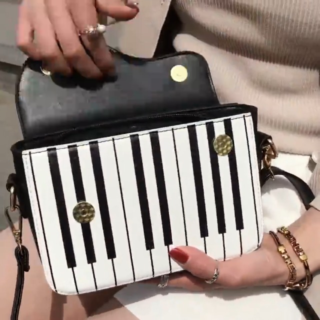Bolso cruzado para mujer con forma de piano y guitarra, bolso pequeño de hombro y tote miniatura 7