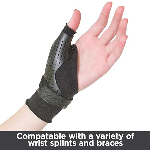 Miniatura 4 de BraceAbility Manga inferior para férula de plástico para el pulgar  Calcetín protector suave para llevar debajo del pulgar y las muñequeras