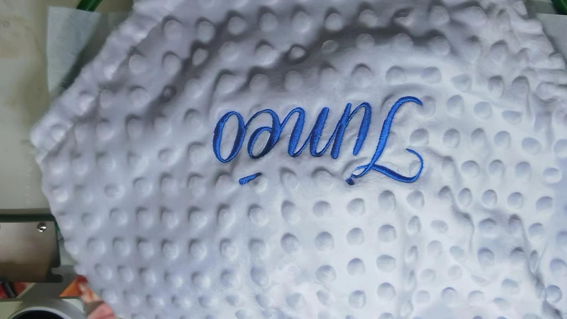 Coperta in peluche a forma di fagiolo per bambini, con nome personalizzato, a doppio strato, in pile di agnello, per divano, coperta di cotone, ricamata personalizzata (bianco, 200 x 230 cm)