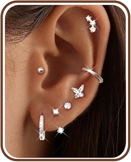 Chriscoco 14 paar Flat Back Stud oorbellen voor vrouwen 316L chirurgisch staal goud/zilver oorbellen Hypoallergeen kraakbeen oorbellen Tiny Green CZ Sleeper oorbellen Huggie Hoop Tragus piercing