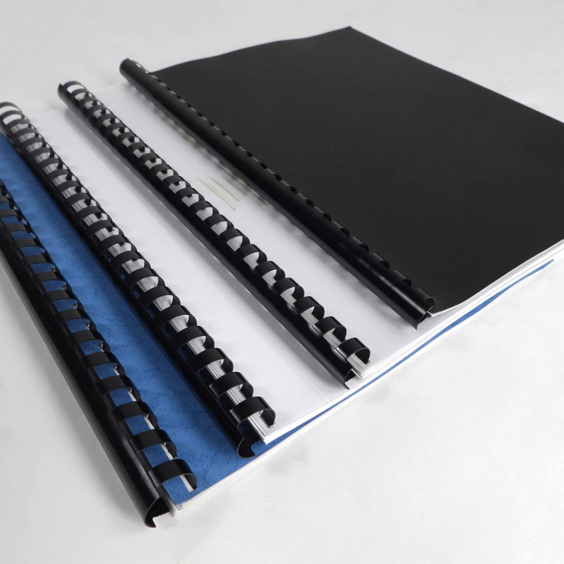 RAYSON Plastikbinderücken, 90-140 Blatt,12 mm 14 mm 16 mm 18 mm, 21-Ring, Multi-Size, DIN A4, Schwarz, Packung mit 80 Stück | 12mm 14mm 16mm 18mm, kompatibel mit 21-Loch-Bindung, ideal für Büro