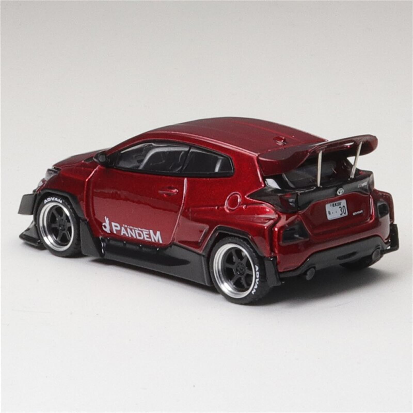 Amazon.co.jp: スケールモデル車両 1:64 トヨタヤリスロケットバニー 
