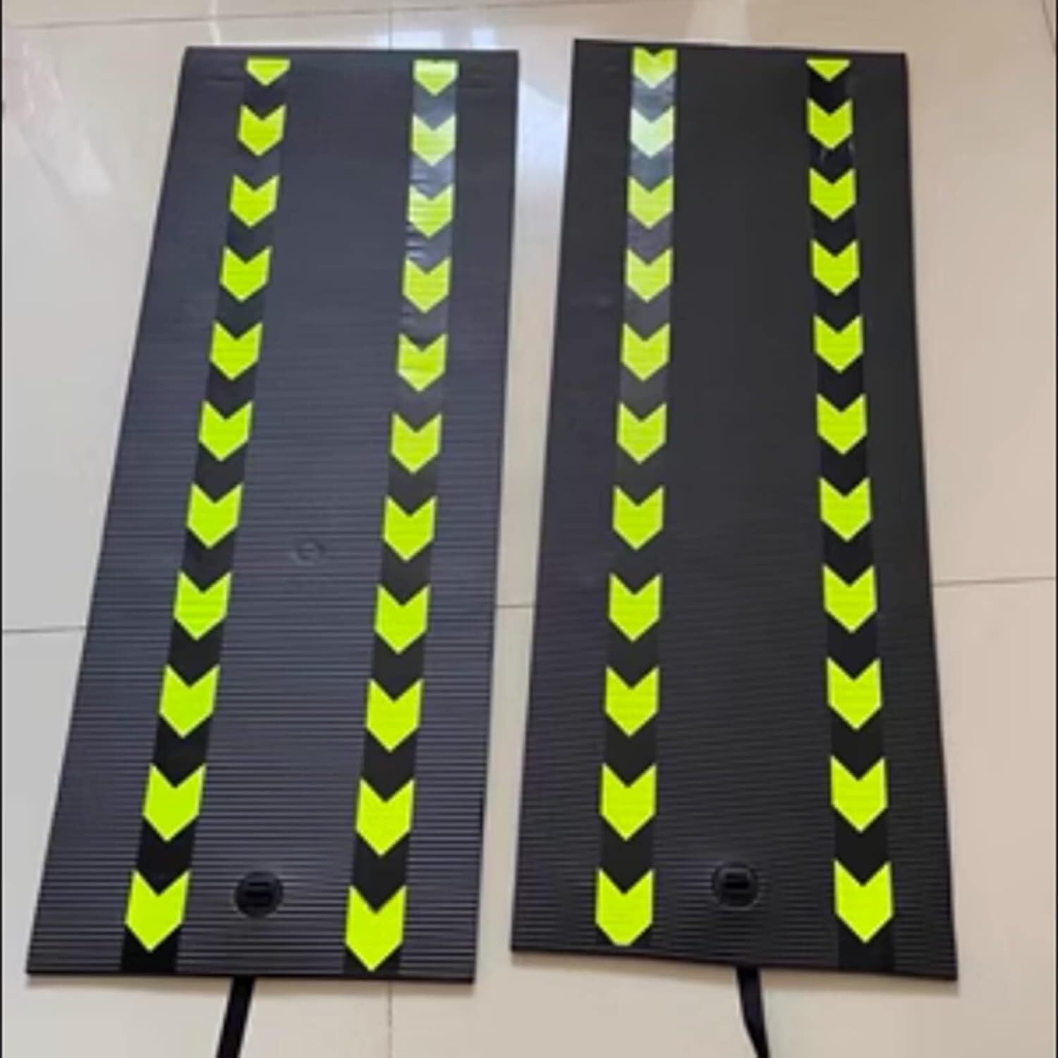 ELzEy Protector de Esquina Protector magnético for puerta de coche, protectores de borde de puerta, cojín suave extraíble que protege las puertas de tu coche para cualquier Esquina y Columna Redonda(B