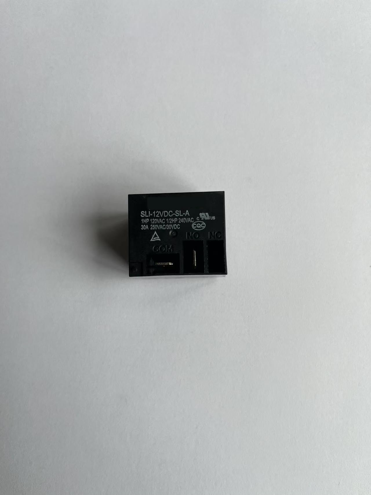 Relé electromecánico SLI-12VDC-SL-A de 12V y 30A para automoción 2