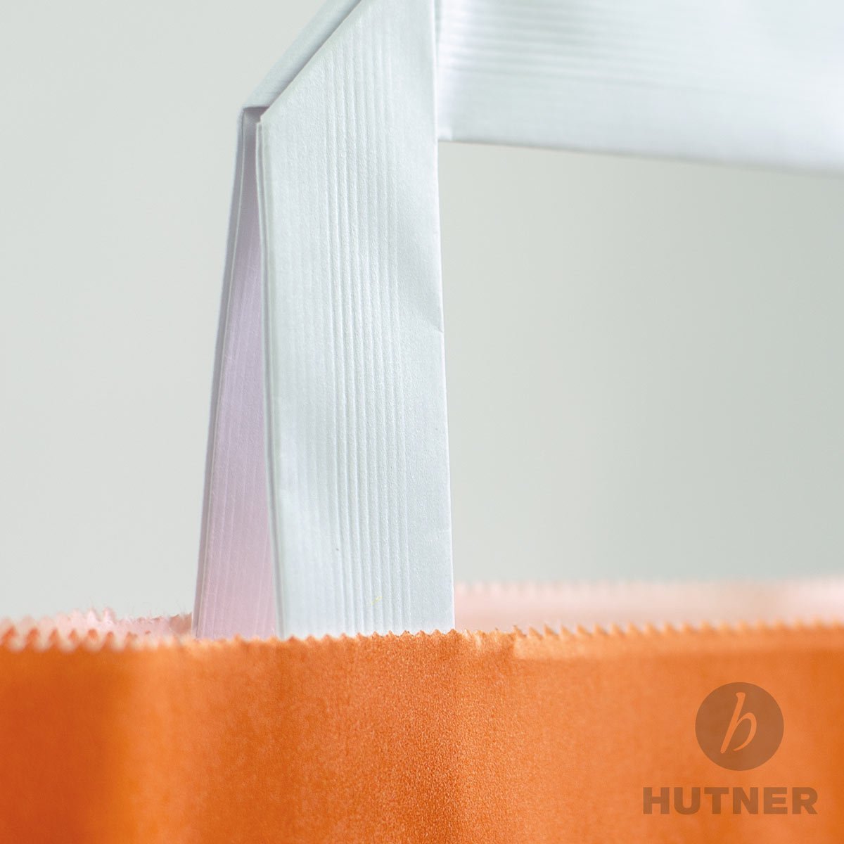 Papiertüten orange mit Flach-Henkel I 100 Stk. 18+08x22cm I Papiertragetasche für Einzelhandel, Weihnachten, Mitbringsel, TO-GO I Geschenktüten aus Kraftpapier I HUTNER