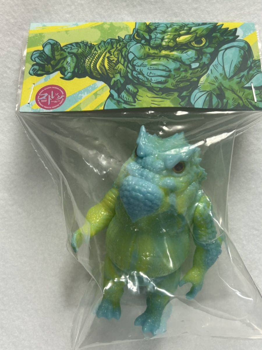 Amazon.co.jp: momoco studio ソフビ Frogodile 小尖尖 蓄光 可動 墓場 
