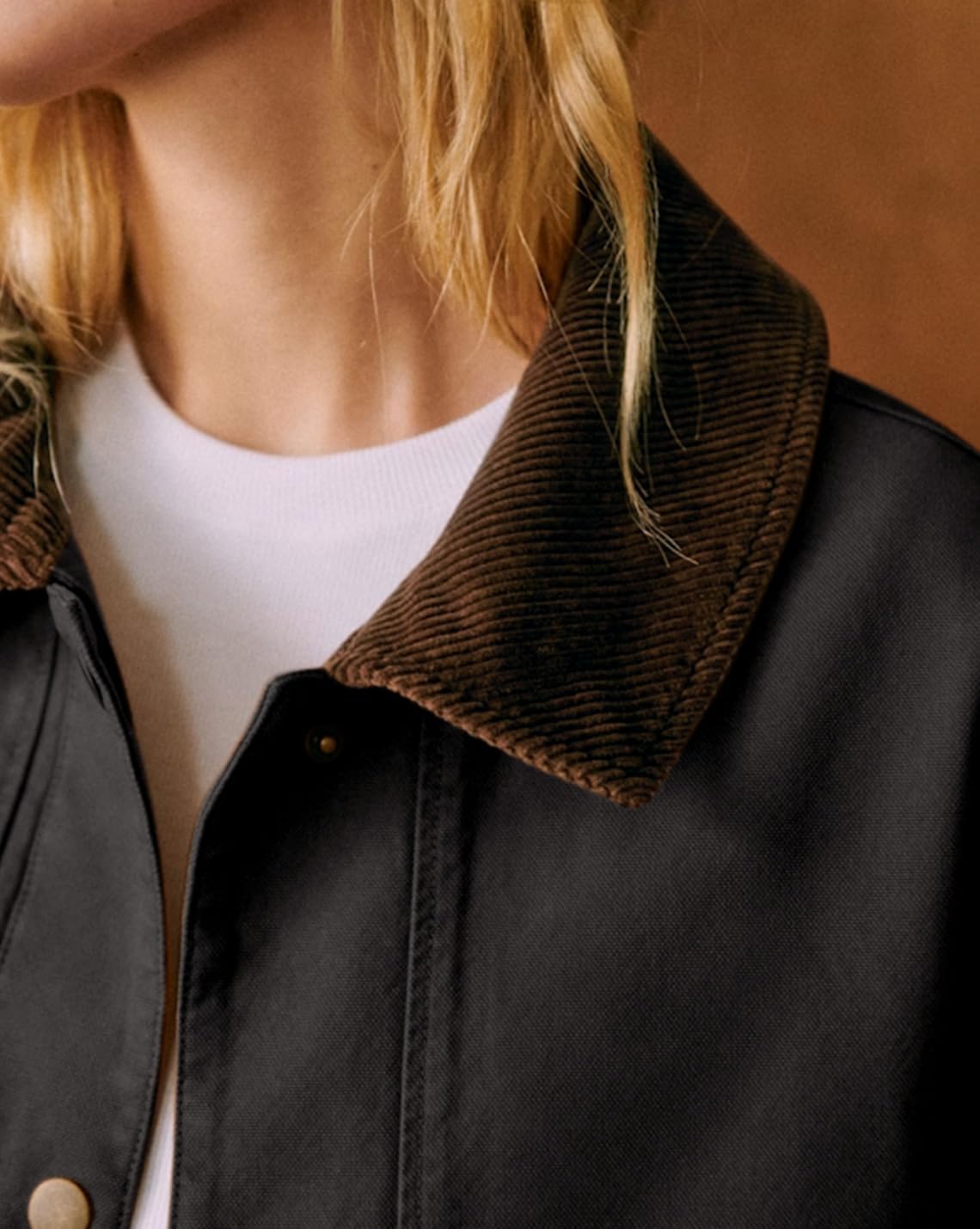 Barn Jackets for Women Casual Contrast Collar lightweight Coat Button Down Long Sleeve Outerwear with Pockets - Image 4