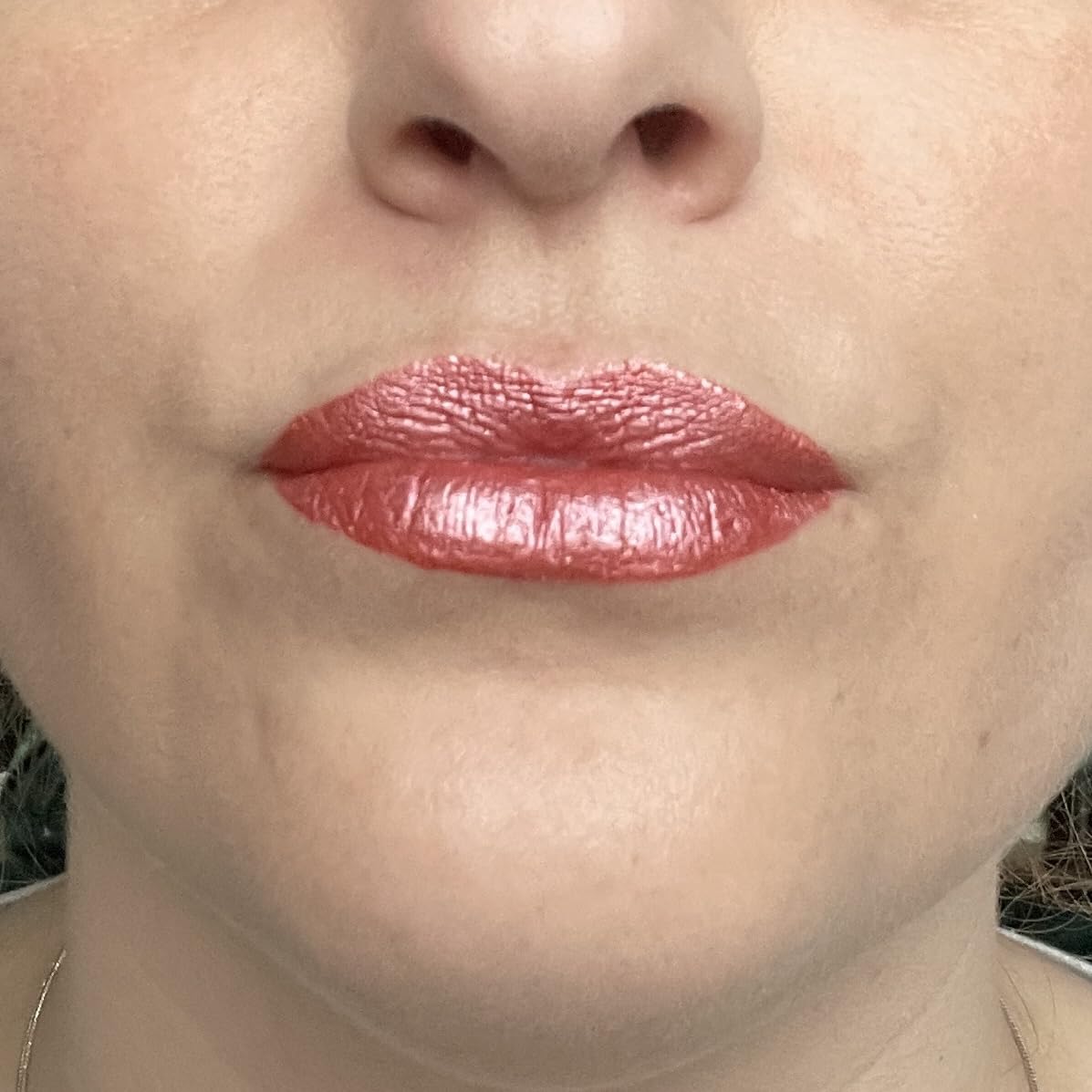 MAKI YIKA Metallic Pink Lipstick Long Lasting Hot Pink Lipsticks for Mother Women High Shine Glitter Lipstick No Smudge Transferproof Liquid Lip Gloss (BR01 Love Story)