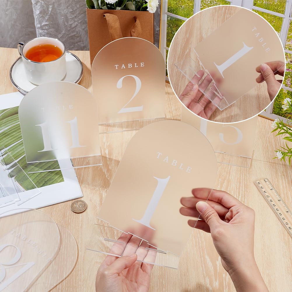 PH PandaHall 20 Imposta Numeri Da Tavolo Smerigliati, Segnali per Numeri Da Tavolo per Matrimonio Numeri Da Tavolo In Acrilico 1-20 cartello In Acrilico Ad Arco con Supporto 18x12.7cm