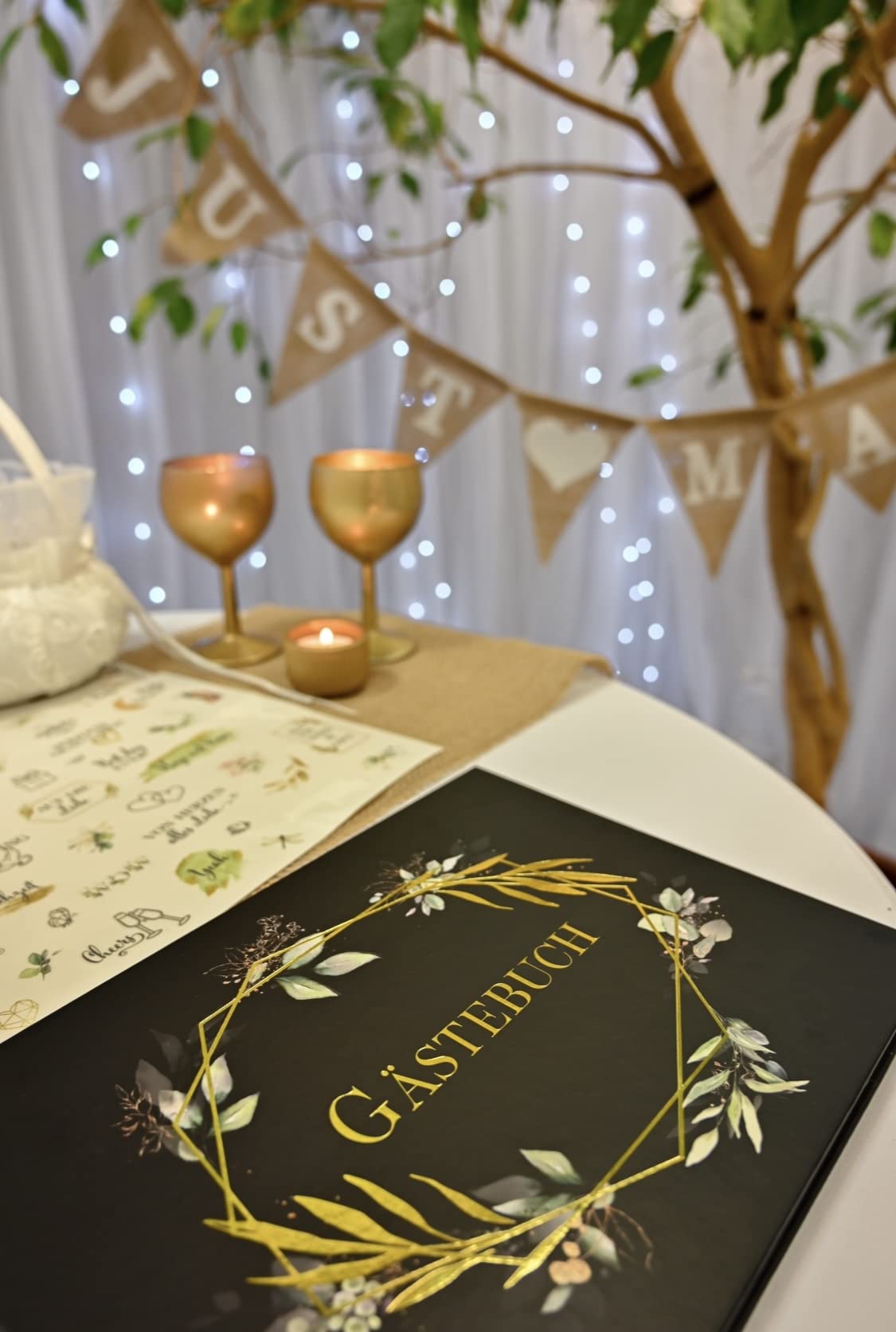 Hochzeitsgästebuch mit Stickern