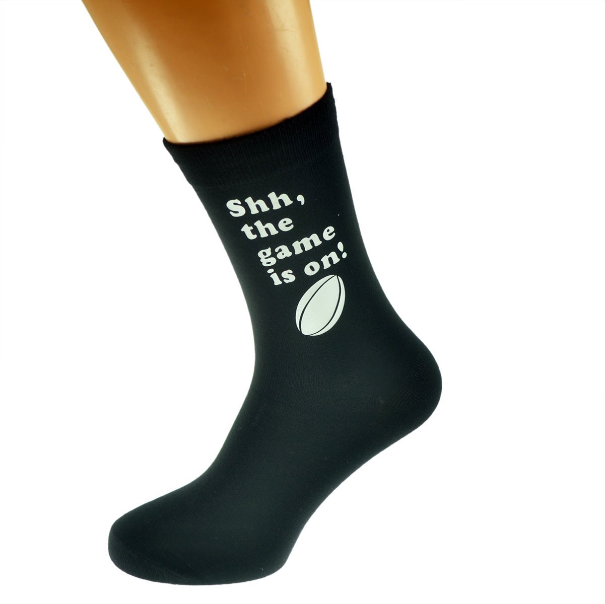GTR-Prestige Giftware Shh the game is on Rugby Fan Mens Black Socks Size UK 6-12 Euro 39-46 (X6N443)
