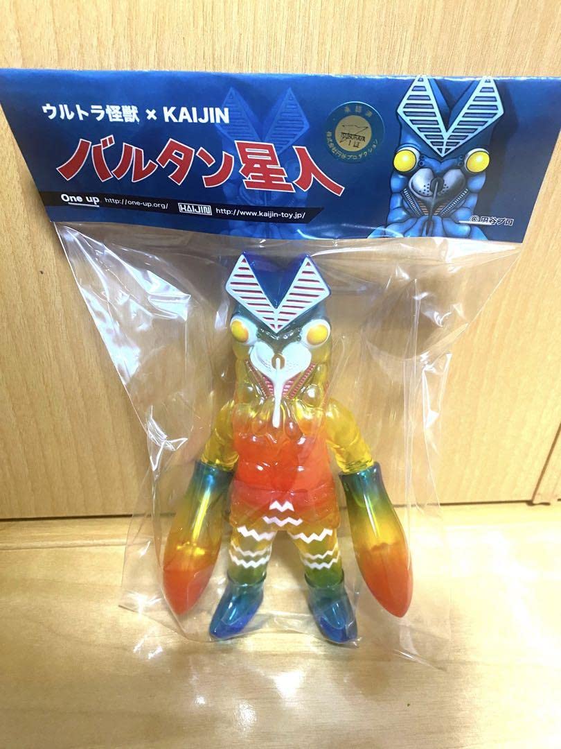 Amazon.co.jp: One up. × KAIJIN バルタン星人 ソフビ 秋葉原 : おもちゃ 