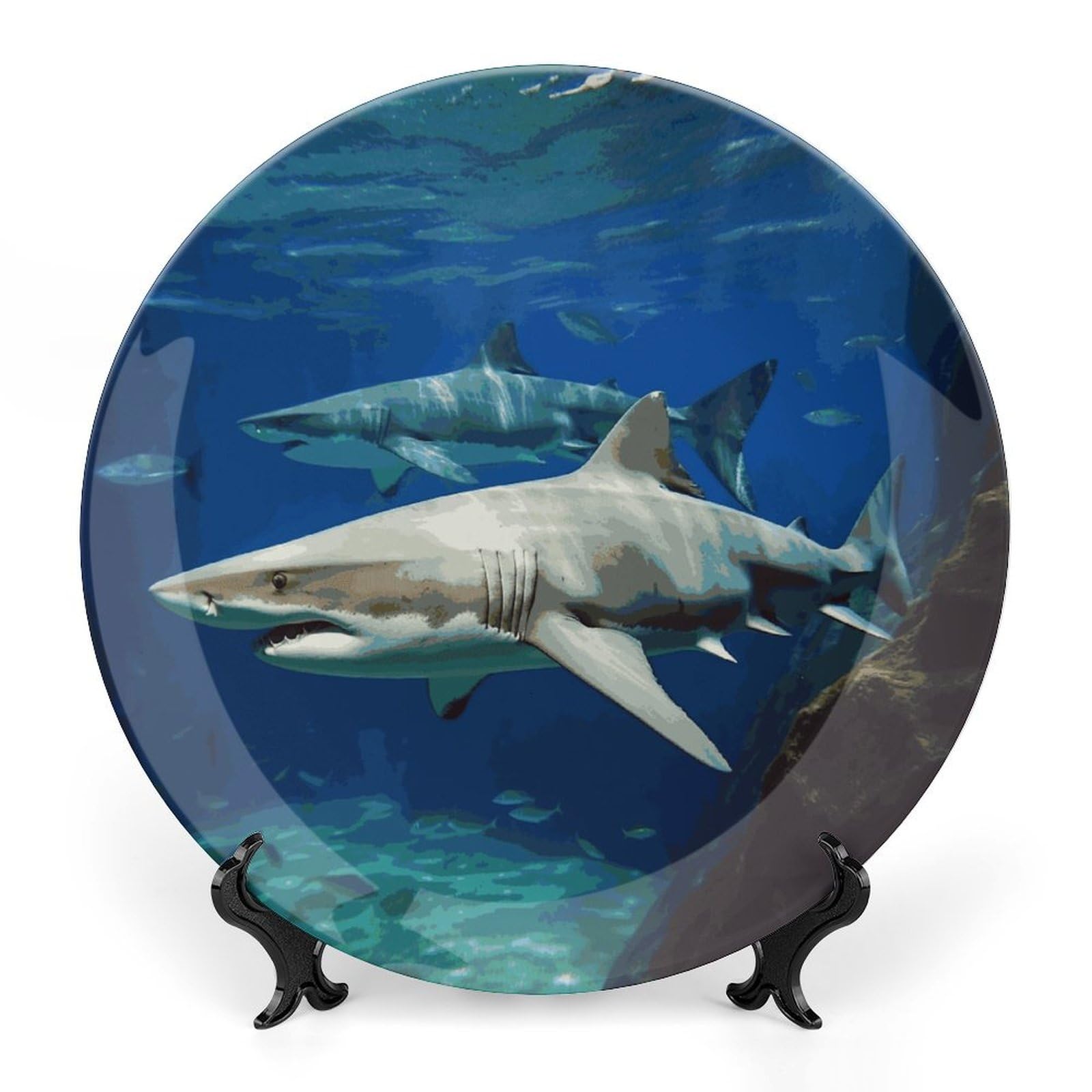 Décoration artistique pour salon avec ces assiettes en porcelaine requin