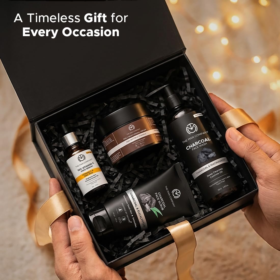 The Man Company Kit viso Face on Point con siero alla vitamina C, detergente viso e scrub viso al carbone, crema idratante quotidiana, pelle morbida ed elastica, set regalo per lui
