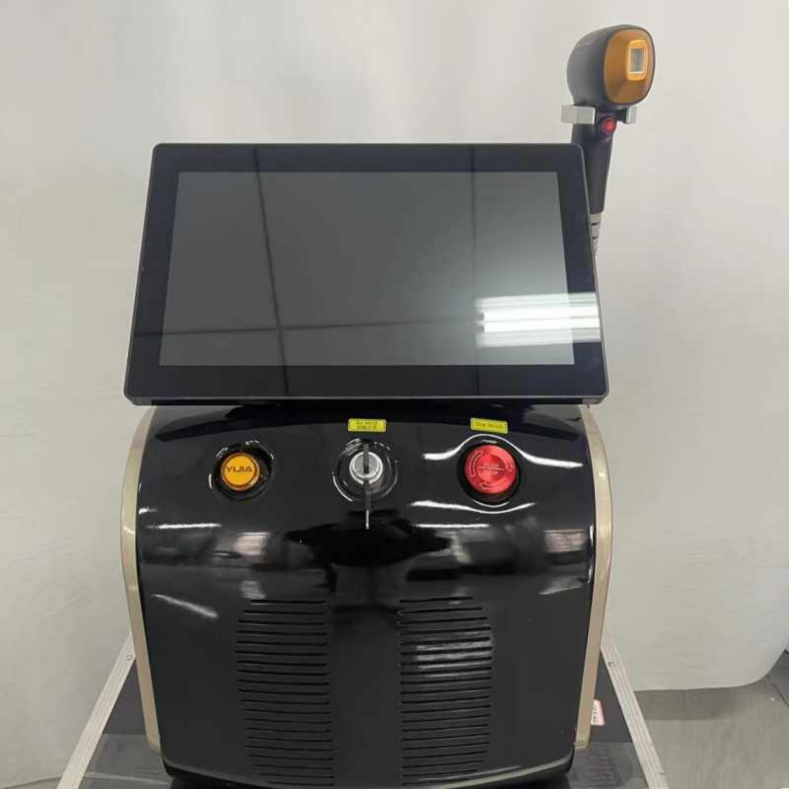 Tecnología de enfriamiento del punto de congelación de la máquina profesional de depilación láser de diodos de 4 longitudes de onda de 808 nm 4000w Salón de belleza de depilación permanente disponible