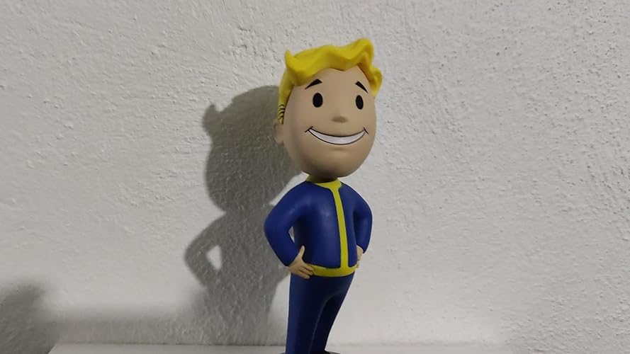 ベセスダBethesda ボルトボーイ バブルヘッド シリーズ3 Medicine 人形 メタストア ヤフー店 がお届け Vault 76 Vault Boy Charisma Bobblehead From Bethesda Gear!