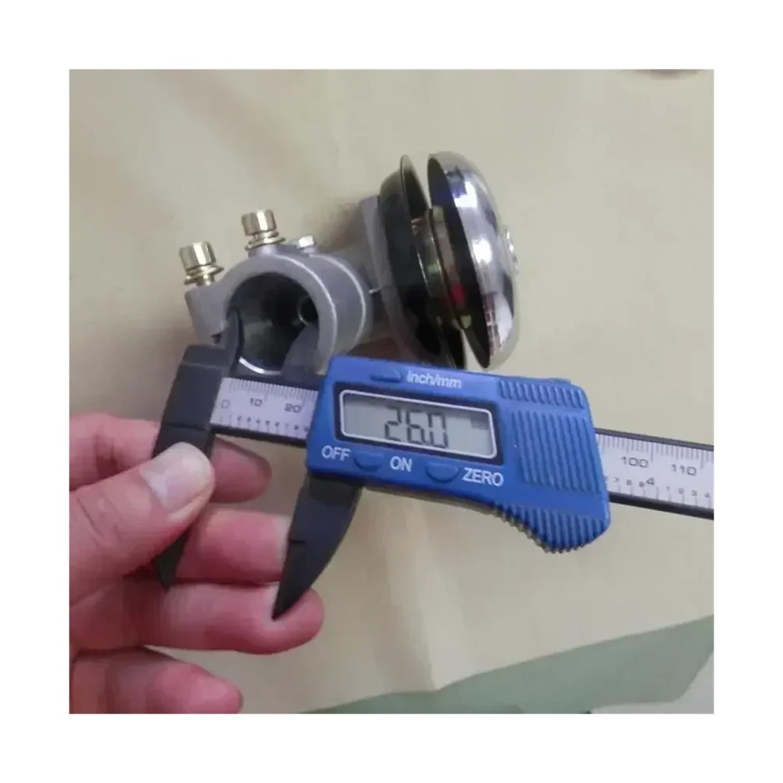 Pasuje do prawej 90-kątowej przekładni o średnicy 26 mm, wielowypustu 28 mm, głowicy roboczej 9t, 7t, 4t, podkaszarki do trawy, sprzętu ogrodniczego i narzędzi(28MM X 9T)