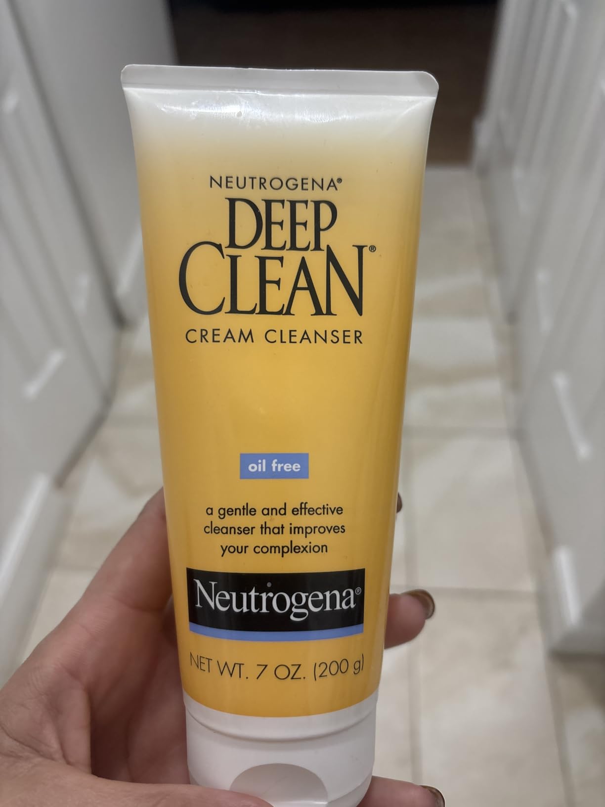 Kenvue Neutrogena Deep Clean Daily Facial Cream Cleanser with Beta Hydroxy Acid to Remove Dirt, Oil & Makeup, Alcohol-Free, Oil-Free & Non-Comedogenic, 7 fl. oz