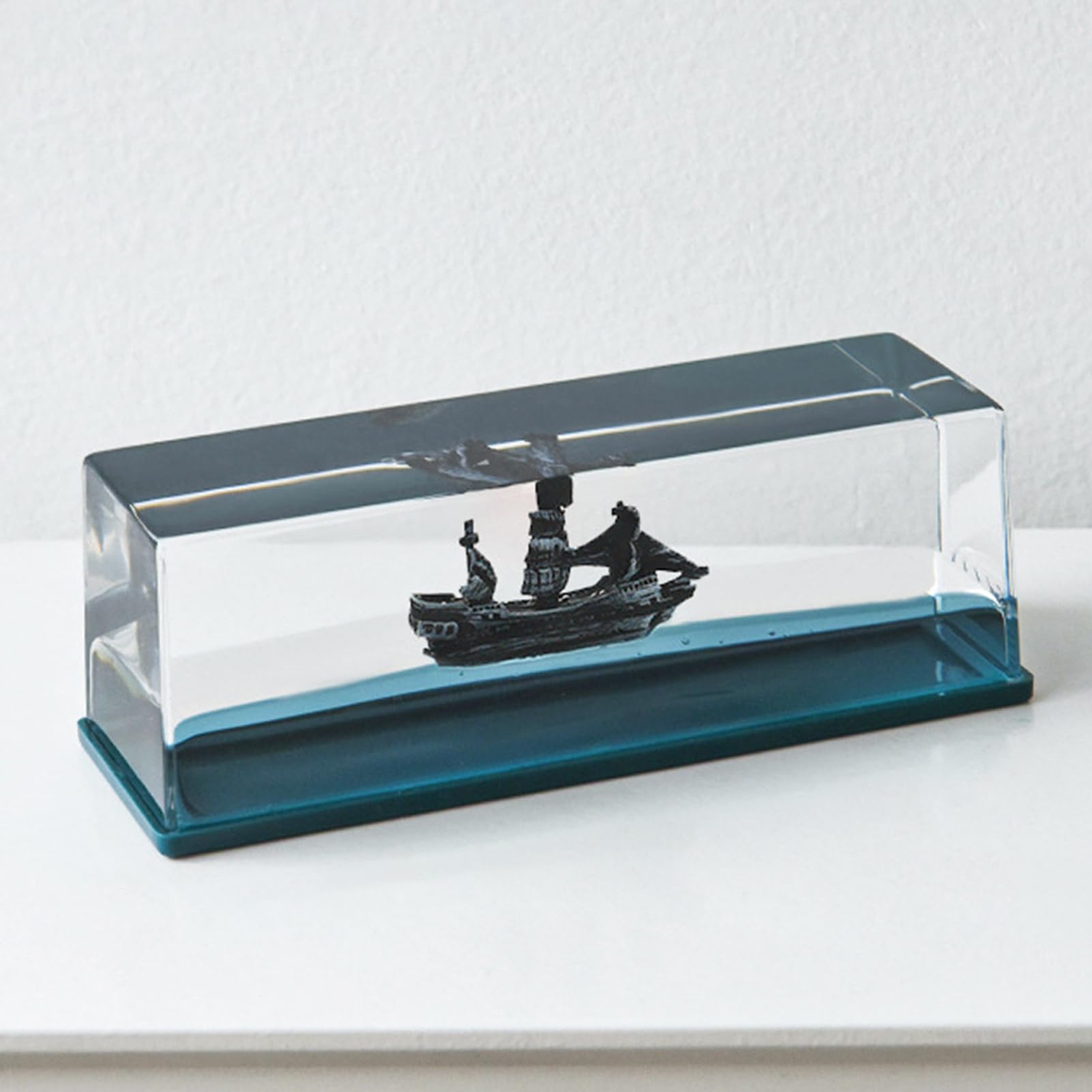 TOKZON Cruise Ship Fluid Drift Bottle, Floating Desk Cruise Ship Toy, Unsinkable Boat Decor, Titanic Toys, Cruise Ship Mode Floating Bottle, Gifts For Home Desk Decoration-B