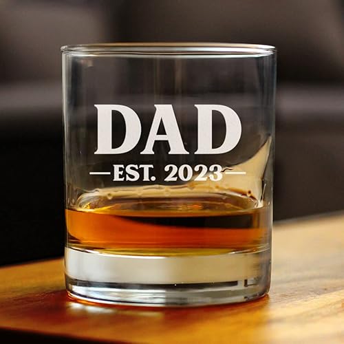 Miniatura 2 de Dad Est 2023 - New Father Whiskey Rocks Glass Gift for First Time Parents - Bold 10.25 Oz Glasses