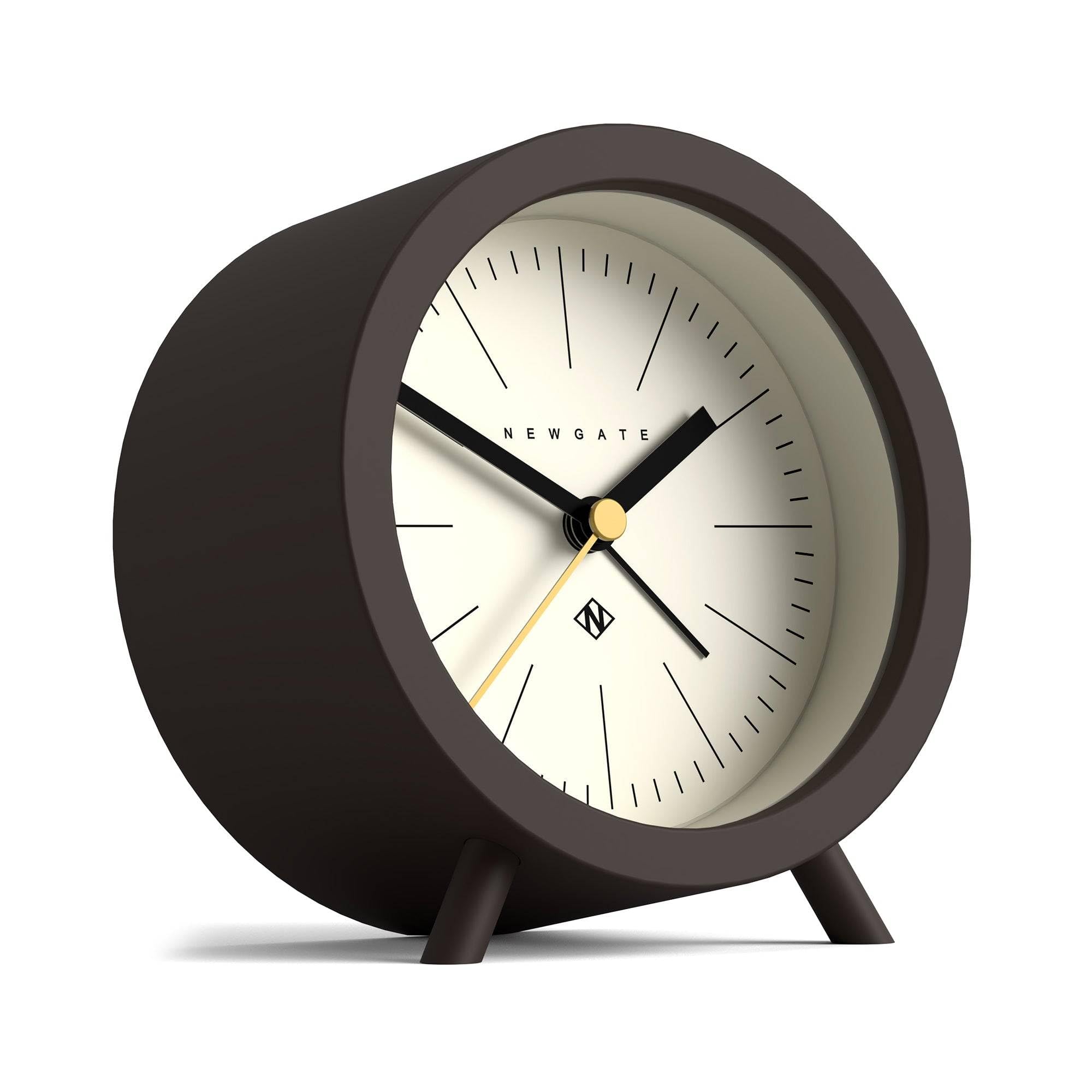 Réveil Fred NEWGATE marron au design de baril moderne et chic