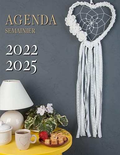 Agenda 2022 - 2025: Attrape-rêves brodé coeur. Grand planificateur 4 ans, organiseur 2022-2025 de janvier 2022 à décembre 2025. Planner journalier, semainier, mensuel.