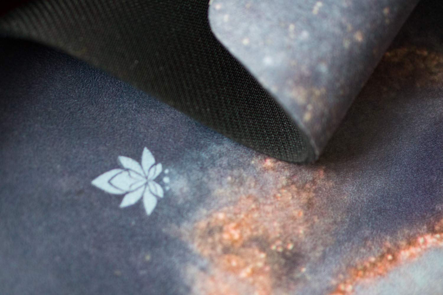 Mala HYBRID Esterilla de yoga de caucho natural con superficie de microfibra para yoga Bikram, Hot-Yoga, Vinyasa, Pilates, Fitness y otros entrenamientos