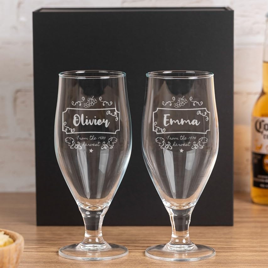 Wanapix | Pack de Cerveza Personalizada + Estuche de Regalo | 50 cl. | Vaso de Cerveza con Nombre | Copas Ecológicas Libres de Plomo | Cumpleaños