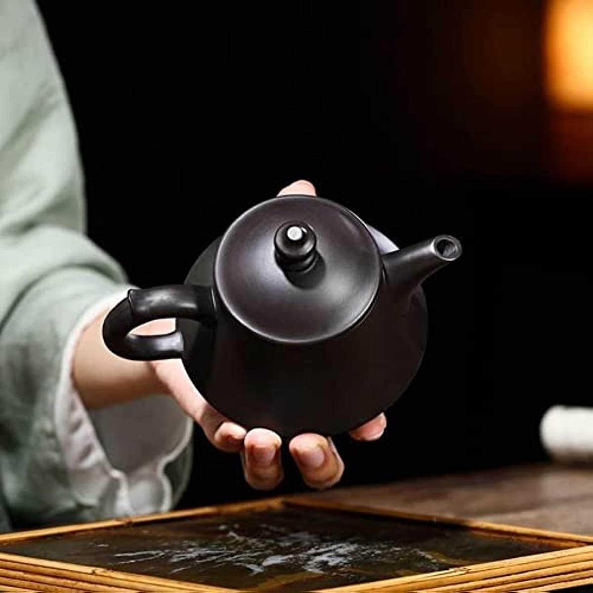 Théière Chinoise Violette en céramique, Service à thé Kung Fu Traditionnel, 220 ML, théière Violette en Terre Cuite Noire avec Filtre, Service à thé personnalisé.