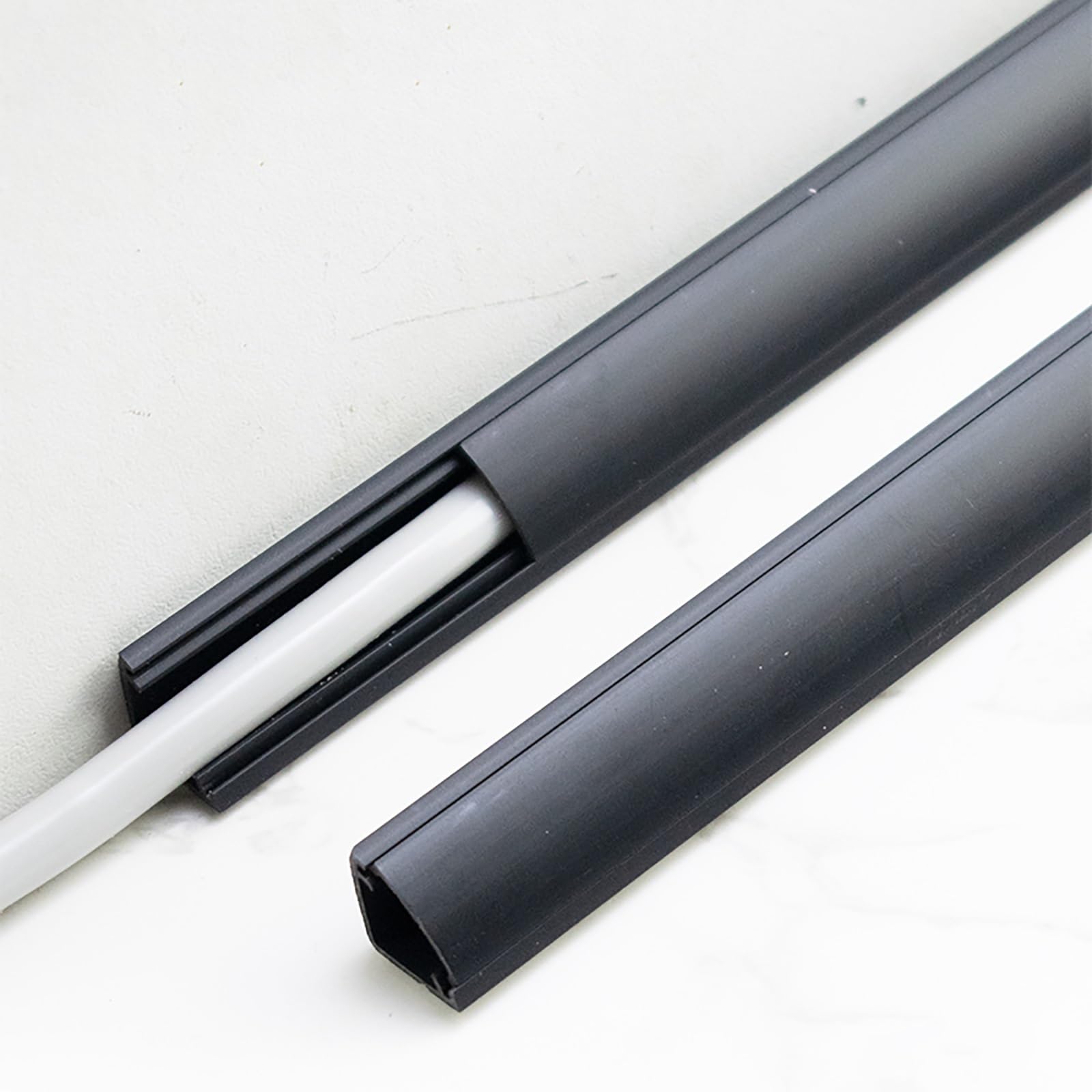 Kabelkanal Kabelschlauch Kabelmanagement PVC-Kabelversteck, Wandleiste, Kabelabdeckung, TV-Halterung, Kabelschutz, Dreiecke, Selbstklebende Haushaltskabel, Hohlräume/Verlängerungskabel, Kanäle Für Eck